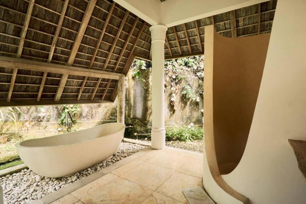 Unique 3Br Villa With Pool 5 Minute Walk To The Pererenan Beach Canggu  Ngoại thất bức ảnh